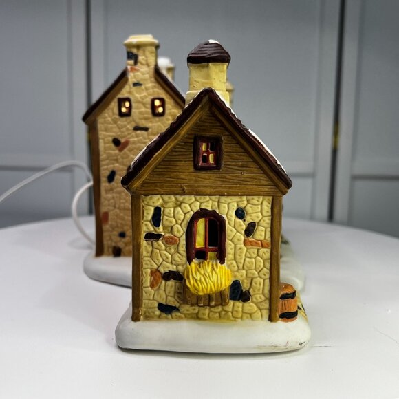 Santas Workbench Barnstable Livery Lighted Christmas Village Building - 1999 - Picture 9 of 11